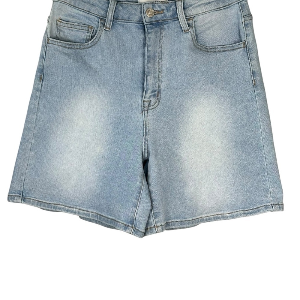 Vervet Women's High Rise Jean Shorts Light Wash Size L